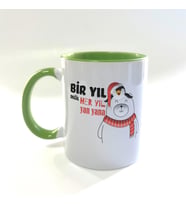 Bir Yıl Değil Her Yıl Yan Yana Penguen Baskılı Yeşil Kulplu İçi Yeşil Yılbaşı Kupası