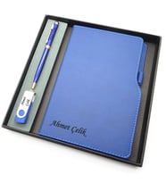 Signator® Codex  N157 Kişiye Özel Defterli Set - İsme Özel Mavi Kalem + İsme Özel Mavi Defter + İsme Özel 32 GB Usb Bellek İsme Özel Kutusunda Hediyelik Set (Karışık)