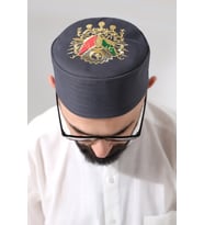 Baba Günü Hediyesi - Gri Kapitone Osmanlı Arma Nakışlı Kalıp Namaz Takkesi