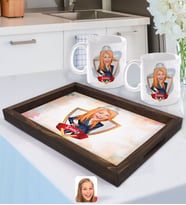 BK Gift Kişiye Özel İsimli Kadın Mühendis Karikatürlü Doğal Ahşap Tepsi ve 2’li Kupa Bardak Seti-1