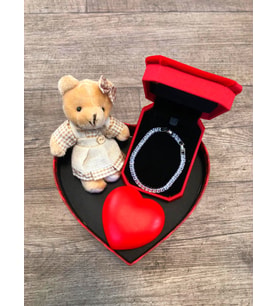 Kalpli Kutuda hediye seti Peluş, kalp led ışık, Swarovski Suyolu bileklik, sevgililer günü hediyesi, sevgiliye hediye, doğum günü hediyesi, yeni iş hediyesi, geçmiş olsun hediyesi, altın kolye, kız arkadaş hediyesi, hediye altın kolye