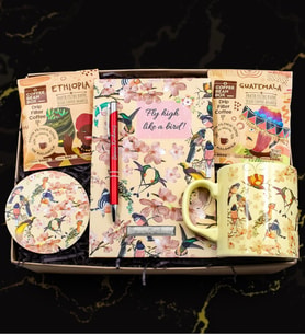 10 Adet Kişiye Özel Kuş Motifli Defter & Kuş Motifli Kupa & Bardak Altlığı & Tükenmez Kalem & 2'li Dünya Kahveleri Hediye Seti