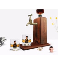 BK Gift Kişiye Özel Renkli Baskılı Godfather Baba Karikatürlü İkili Viski Bardağı ve Ahşap Viski Standı Hediye Seti-3 (Model 1)