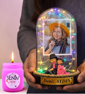 Kişiye Özel Renkli Led Işıklı Sırt Sırta Biblolu Fanus ve Kokulu Mum