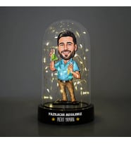 Tatildeki Erkek Karikatürlü Işıklı Fanus Biblo