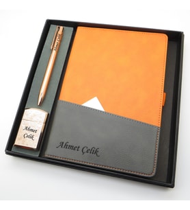 Signator® Codex  N197 Kişiye Özel Defterli Set - İsme Özel Turuncu Kalem + İsme Özel Turuncu Defter + İsme Özel Gold Çakmak İsme Özel Kutusunda Hediyelik Set (Karışık)