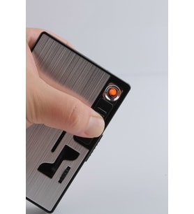 Silvio Monetti USB Şarjlı Çakmaklı Mentollü Sigara Tabakası - TBKMENTOLR02