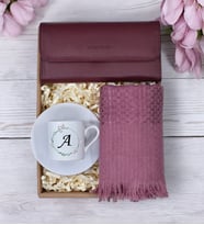 Kişiye Özel Harf Baskılı Fincan&  Pembe Şal& Bordo Kadın Cüzdanı Hediye Seti