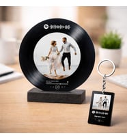 Kişiye Özel Tasarlanan Fotoğraflı Spotify Şarkı Barkodlu Yuvarlak Plak Tasarım Fotoğraf Çerçevesi ve 1 Adet Anahtarlık Hediyeli