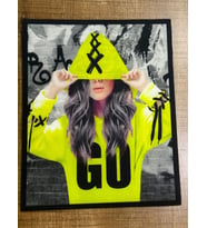 24X20 CM NEON GİYİMLİ KIZ ARMA YAMA DİKİŞ APLİKE