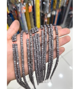 Hematit Taşı Küp Kesim Mat Gri 4x4mm Doğal Taş Dizi