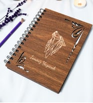 Kişiye Özel Kurt Desenli Ahşap Kapaklı Defter - Ajanda - İsme Özel - A5 60 Yaprak (120 SAYFA) Hediyelik (Gümüş)