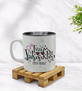 BK Gift Kişiye Özel Evin Yakışıklısı Tasarımlı İçi Siyah Renkli Kupa Bardak Model 2