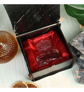 Ahşap Kutulu Vintage Tasarımlı İsim & Mesaj Yazılı Viski Kadehi