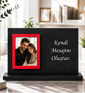 Kişiye Özel Fotoğraflı Masaüstü Ahşap Çerçeve – Kendi Mesajını Oluştur Kırmızı Çerçeveli Sevgiliye Hediye Resimli Anı Çerçevesi