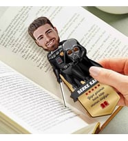 Uzaylı Kostümlü Adam Karikatürlü Kitap Ayracı
