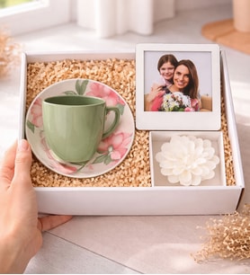 Kadınlara Özel Fotoğraflı Çerçeve Mum Ve Kahve Fincanı Seti