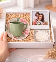 Kadınlara Özel Fotoğraflı Çerçeve Mum Ve Kahve Fincanı Seti