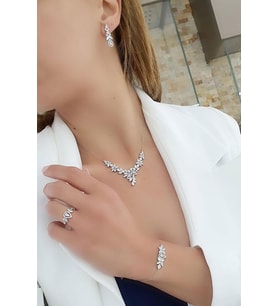 Pırlanta Parlaklığında Zirkon Taşlı Sedef Taş Detaylı 925ayar Gümüş Set Takım