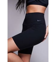 Nike Training Zenvy Dri Fit High Rise 8 inch Shorts Kadın 20 cm Yüksek Bel Reflektörlü Tayt Şort Siyah