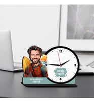 Erkek Sörfçüye Hediye Karikatürlü MDF Masa Saati