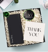 Hediye Kutusunda Kişiye Özel Led Ekran Göstergeli 10000 mAh Siyah Renk Powerbank