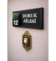 Kişiye Özel Ahşap Kapı İsimliği Çiçekli – 10x20 cm MDF Dekoratif Kapı Tabelası (Siyah)