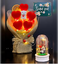 Premium Hediye Seti  Led Işıklı Sevimli Pandalı Fanus ve Led Işıklı Kırmızı Kalp Buketi