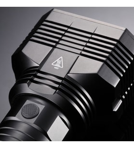 NITECORE EAX 2000 LUMEN  EL FENERI (8XAA) (Siyah)