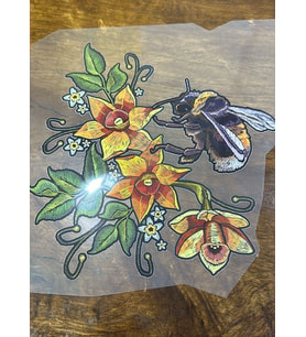 23X22 CM ÜTÜ İLE YAPIŞAN ARI VE ÇİÇEK TRANSFER BASKI