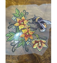 23X22 CM ÜTÜ İLE YAPIŞAN ARI VE ÇİÇEK TRANSFER BASKI