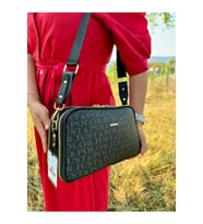 Kadın Günlük Kullanıma Uygun Baskılı Ayarlanabilir Askılı Şık Omuz Çantası EBAT: 26 X 16 CM (STD)