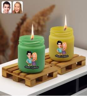 BK Gift Kişiye Özel DTF Karikatürlü 2’li Yeşil ve Sarı Renkli Cam Kavanozda Kokulu Mum-1, Arkadaşa Hediye, Sevgiliye Hediye