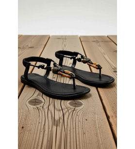 Kadın T-Strap Bilekten Bağlamalı Düz Tabanlı Metalik Suni Deri Sandalet Günlük Rahat Modern Şık