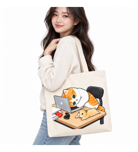 Laptop Başında Kedi ve Hamster Baskılı Kanvas Çanta 35x40 cm – 260 Gr