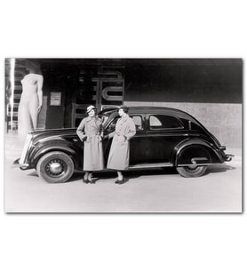 Cakatablo Volvo PV36 Carioca Modeli İle Kadınlar Poz Verirken MDF Tablo