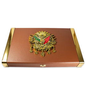 Açık Kahverengi Koleksiyonluk 14'lü Yatay Osmanlı Devlet Armalı Deri Tesbih Kutusu