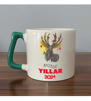 Mutlu Yıllar 2024 Geyik Baskılı Yeşil Kulplu D Yılbaşı Kupası