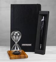 Kişiye Özel Pipetli Kırmızı Buzlu Cam Bardak & Beyaz Metal Kutulu Mum & Siyah Paspartulu Çerçeve Hediye Seti