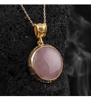 Pembe Kuvars Taşı Altın Kaplama 925 Ayar Gümüş Yuvarlak Model  Motifi Kolye