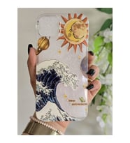 Iphone 14 PLUS / 15 PLUS Uyumlu Dalga ve Güneş Desenli Şeffaf Telefon Kılıfı