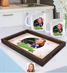BK Gift Kişiye Özel Kadın En İyi Öğretmen Karikatürlü Doğal Ahşap Tepsi ve 2’li Kupa Bardak Seti-1