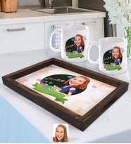 BK Gift Kişiye Özel Kadın En İyi Öğretmen Karikatürlü Doğal Ahşap Tepsi ve 2’li Kupa Bardak Seti-1