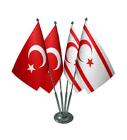 Masa Üstü KKTC Kuzey Kıbrıs Bayrağı Türk Bayrağı Dörtlü Krom Direk Masa Bayrak Seti