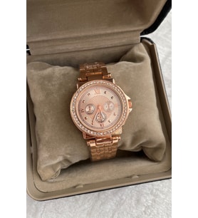 Zarafetin Temsilcisi Taşlı Kadın Kol Saati Rose Renk Casual Kadın Kol Saati İndirimli Kampanyalı Avantajlı Kuponlu Ucuz Kişiye Tarz Şık Bileklik Set Tasarım Premium Unisex Vintage Çelik Metal Genç Lüks Moda Trend Su Geçirmez Dayanıklı SevgiliEşÇift