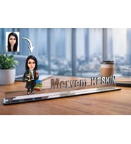 Kişiye Özel Avukat Karikatürlü 30 cm Ayna Pleksi Masaüstü İsimlik - Avukat Hediyesi Avukata ve Hukukçuya Hediye
