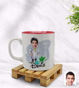 BK Gift Kişiye Özel Erkek Eczacı Karikatürlü İçi Kırmızı Renkli Kupa Bardak Model 1
