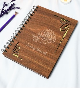 Kişiye Özel Gül Desenli Ahşap Kapaklı Defter - Ajanda - İsme Özel - A5 60 Yaprak (120 SAYFA) Hediyelik (Gold)