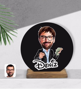 BK Gift Kişiye Özel Erkek Milyoner Karikatürlü Yuvarlak Ahşap Biblo-1