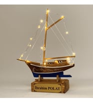Kişiye Özel Tasarım İsimli Ahşap Gemi Maketi  El Yapımı Led Işıklı (30cm x 39cm)